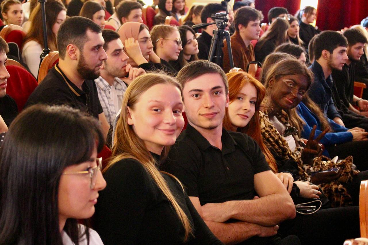В ДГУ стартовала студенческая весна, посвященная юбилею Расула Гамзатова